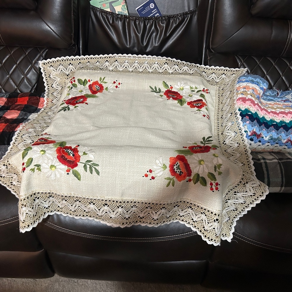 Floral Embroidered Lace Tablecloth